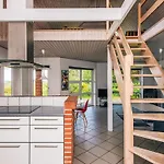 8 Person In Tarm-by Traum * Tarm